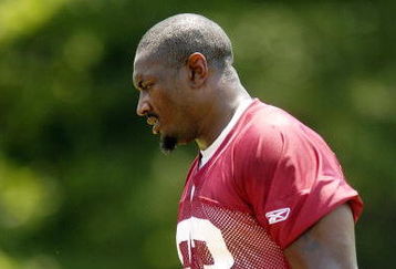 ASHBURN, VA - JUNE 17:  Phillip Daniels #93 of the Washington Redskins at mini camp on June 17, 2006 at Redskin Park in Ashburn, Virginia. (Photo by Greg Fiume/Getty Images) 