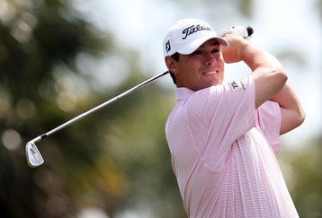 PALM BEACH GARDENS, FL - MARCH 06:  Johnson Wagner hits his tee shot on the seventh hole during the second round of The Honda Classic at PGA National Resort and Spa on March 6, 2009 in Palm Beach Gardens, Florida.  (Photo by Doug Benc/Getty Images)