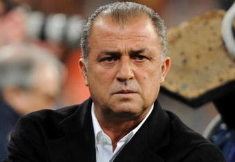 MADRID, SPAIN - MARCH 28:  Turkish manager Fatih Terim before the start of the FIFA2010 World Cup Qualifier match between Spain and Turkey at the Estadio Santiago Bernabeu on March 28, 2009 in Madrid, Spain.  (Photo by Denis Doyle/Getty Images)