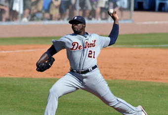 DUNEDIN, FL - FEBRUARY 27 :  Pitcher Dontrelle Willis of the Detroit Tigers pitches in relief against the Toronto Blue Jays February 27, 2009 at Dunedin Stadium in Dunedin, Florida.  (Photo by Al Messerschmidt/Getty Images)