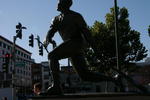 SAN FRANCISCO - SEPTEMBER 2: A statue of baseball legend Willie Mays stands in Willie Mays plaza before the game between the Colorado Rockies and the San Francisco Giants on September 2, 2004 at SBC Park in San Francisco, California.  The Rockies won 6-5. (Photo by Stephen Dunn/Getty Images)