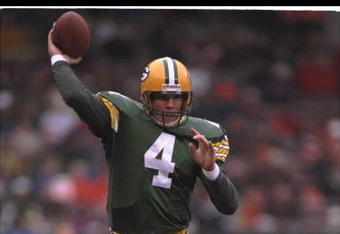 19 Nov 1995:  Quarterback Brett Favre of the Green Bay Packers throws on the run during the Packers 31-20 victory over the Cleveland Browns at Cleveland Stadium in Cleveland, Ohio.  Mandatory Credit:  Brian Bahr/Allsport