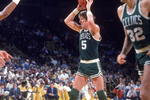 INGLEWOOD, CA - OCTOBER 1985: Bill Walton #5 of the Boston Celtics readies for the pass against the Los Angeles Lakers during a game in October, 1985 at the Great Western Forum in Inglewood, California. (Photo by Rick Stewart/Getty Images)    