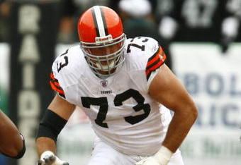 OAKLAND, CA - SEPTEMBER 23:  Tackle Joe Thomas #73 of the Cleveland Browns drops back to pass block against the Oakland Raiders during a 26-24 loss at McAfee Coliseum on September 23, 2007 in Oakand, California.  (Photo by Kevin Terrell/Getty Images)