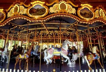 Carousel_feature