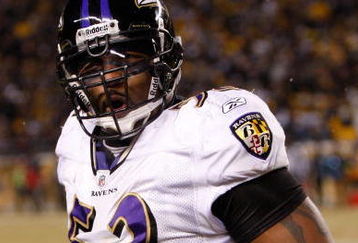 PITTSBURGH - JANUARY 18:  Ray Lewis #52 of the Baltimore Ravens looks on against the Pittsburgh Steelers during the AFC Championship game on January 18, 2009 at Heinz Field in Pittsburgh, Pennsylvania.  (Photo by Streeter Lecka/Getty Images)