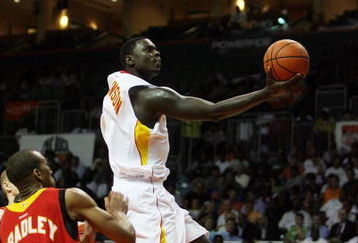 CORAL GABLES, FL - APRIL 01:  Lance Stephenson #1 of the East Team lays the ball up over Avery Bradley Jr. #11 of the West Team in the 2009 McDonald's All American Men's High School Basketball Game at BankUnited Center on April 1, 2009 in Coral Gables, Florida.  (Photo by Doug Benc/Getty Images)