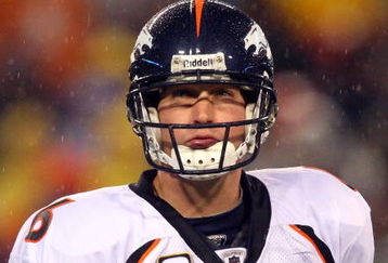 EAST RUTHERFORD, NJ - NOVEMBER 30:  Jay Cutler #6 of the Denver Broncos looks on against the New York Jets on November 30, 2008 at Giants Stadium in East Rutherford, New Jersey.  (Photo by Jim McIsaac/Getty Images)