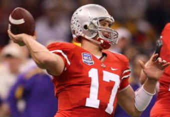 NEW ORLEANS - JANUARY 07:  Todd Boeckman #17 of the Ohio State Buckeyes passes against the Louisiana State University Tigers during the AllState BCS National Championship on January 7, 2008 at the Louisiana Superdome in New Orleans, Louisiana.  (Photo by Andy Lyons/Getty Images)