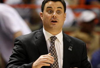 BOISE, ID - MARCH 20:  Head Coach Sean Miller of the Xavier Musketeers adjusts his team against the Portland State Vikings during the first round of the NCAA Division I Men's Basketball Tournament at the Taco Bell Arena on March 20, 2009 in Boise, Idaho.  (Photo by Jed Jacobsohn/Getty Images)