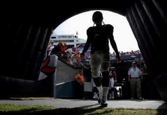 DENVER - OCTOBER 05:  Quarterback Jay Cutler #6 of the Denver Broncos enters the field for player introductions prior to facing the Tampa Bay Buccaneers during NFL action on October 5, 2008 in Denver, Colorado. The Broncos defeated the Buccaneers 16-13.  (Photo by Doug Pensinger/Getty Images)