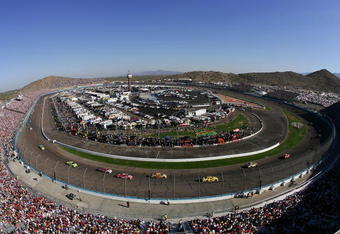 AVONDALE, AZ - NOVEMBER 11: A general view while cars race during the NASCAR Nextel Cup Series Checker Auto Parts 500 at Phoenix International Raceway on November 11, 2007 in Avondale, Arizona.  (Photo by Robert Laberge/Getty Images)