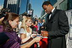 CHICAGO - JUNE 19:  Retired NBA basketball player David Robinson signs autographs as he arrives at the 2008 US Olympic Hall of Fame Induction Ceremony June 19, 2008, in Chicago, Illinois.  (Photo by Jerry Lai/Getty Images for USOC)