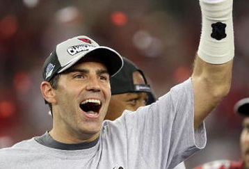 GLENDALE, AZ - JANUARY 18:  Quarterback Kurt Warner #13 of the Arizona Cardinals celebrates after winning the NFC championship game against the Philadelphia Eagles on January 18, 2009 at University of Phoenix Stadium in Glendale, Arizona. The Cardinals defeated the Eagles 32-25 to advance to the Super Bowl.  (Photo by Jed Jacobsohn/Getty Images)