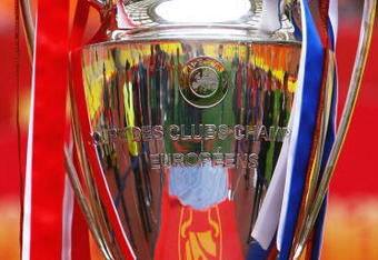 MOSCOW - MAY 21:  A general view of the trophy prior to kickoff during the UEFA Champions League Final match between Manchester United and Chelsea at the Luzhniki Stadium on May 21, 2008 in Moscow, Russia.  (Photo by Alex Livesey/Getty Images)