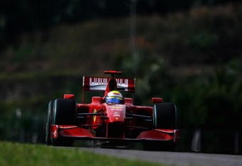 KUALA LUMPUR, MALAYSIA - APRIL 04:  Felipe Massa of Brazil and Ferrari drives during qualifying for the Malaysian Formula One Grand Prix at the Sepang Circuit on April 4, 2009 in Kuala Lumpur, Malaysia.  (Photo by Paul Gilham/Getty Images)