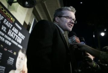 Hattonpacquiaoredcarpetla_hogan_feature