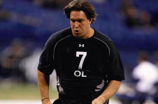 INDIANAPOLIS, IN - FEBRUARY 21:  Offensive lineman Eben Britton of Arizona runs in practice drills during the NFL Scouting Combine presented by Under Armour at Lucas Oil Stadium on February 21, 2009 in Indianapolis, Indiana. (Photo by Scott Boehm/Getty Images)