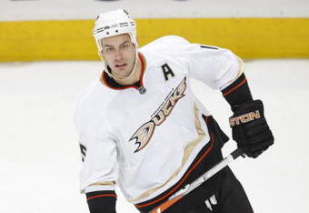 CALGARY, CANADA - FEBRUARY 7: Ryan Getzlaf #15 of the Anaheim Ducks skates against the Calgary Flames on February 7, 2009 at Pengrowth Saddledome in Calgary, Alberta, Canada. (Photo by Dale MacMillan/Getty Images)