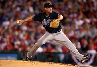 PHILADELPHIA - APRIL 05:  Derek Lowe #32 of the Atlanta Braves pitches to the Philadelphia Phillies on April 5, 2009 at Citizens Bank Park in Philadelphia, Pennsylvania. Today's game is the opening of the 2009 major league baseball season.  (Photo by Ezra Shaw/Getty Images)