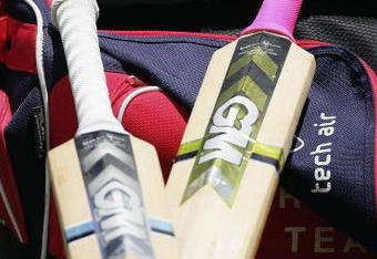 BRISBANE, AUSTRALIA - FEBRUARY 05:  The England team show support for breast cancer research by sporting pink coloured grips on their bats during the England nets session at the Gabba on February 5, 2007 in Brisbane, Australia. England will play New Zealand  in the twelth game of the Commonwealth Bank Series at the Gabba tomorrow. (Photo by Clive Rose/Getty Images)