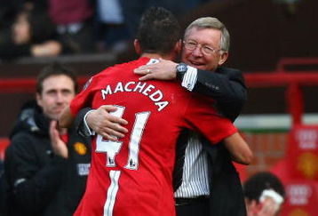 MANCHESTER, ENGLAND - APRIL 05:  Frederico Macheda of Manchester United is congratulated by Manager Sir Alex Ferguson at the end of the Barclays Premier League match between Manchester United and Aston Villa at Old Trafford on April 5, 2009 in Manchester, England.  (Photo by Ryan Pierse/Getty Images)