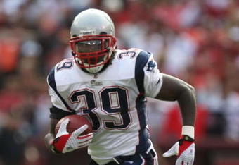 SAN FRANCISCO - OCTOBER 05:  Laurence Maroney #39 of the New England Patriots runs against the San Francisco 49ers during an NFL game on October 5, 2008 at Candlestick Park in San Francisco, California.  (Photo by Jed Jacobsohn/Getty Images)
