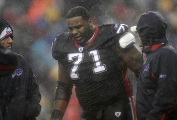 ORCHARD PARK, NY - DECEMBER 23:  Jason Peters #71 of the Buffalo Bills is helped off the field by trainers during the game against the New York Giants on December 23, 2007 at Ralph Wilson Stadium in Orchard Park, New York. (Photo by Rick Stewart/Getty Images)