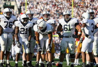 PASADENA, CA - JANUARY 01:  The Penn State Nittany Lions huddle up during the 95th Rose Bowl Game presented by Citi against the USC Trojans at the Rose Bowl on January 1, 2009 in Pasadena, California.  (Photo by Christian Petersen/Getty Images)