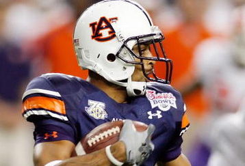 ATLANTA - DECEMBER 31:  Robert Dunn of the Auburn University Tigers returns a kick during the Chick-Fil-A Bowl on December 31, 2007 at the Georgia Dome in Atlanta, Georgia.  (Photo by Chris Graythen/Getty Images)