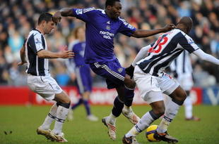 WEST BROMWICH, UNITED KINGDOM - FEBRUARY 07:  Shola Ameobi of Newcastle battles with Paul Robinson and Abdoulaye Meite of West Brom during the Barclays Premier League match between West Bromwich Albion and Newcastle United at The Hawthorns on February 7, 2009 in West Bromwich, England.  (Photo by Christopher Lee/Getty Images)