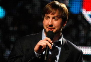 TAMPA, FL - JANUARY 30:  Quarterback Kyle Orton of the Chicago Bears talks to the crowd during the Musica Super Bowl Fiesta at the Ford Amphitheater on January 30, 2009 in Tampa, Florida. (Photo by Scott Boehm/Getty Images)