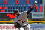 DUNEDIN, FL - FEBRUARY 27 :  Pitcher Dontrelle Willis of the Detroit Tigers pitches in relief against the Toronto Blue Jays February 27, 2009 at Dunedin Stadium in Dunedin, Florida.  (Photo by Al Messerschmidt/Getty Images)