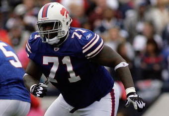 ORCHARD PARK, NY - SEPTEMBER 21:  Jason Peters #71 of the Buffalo Bills blocks during the game against the Oakland Raiders on September 21, 2008 at Ralph Wilson Stadium in Orchard Park, New York. (Photo by Rick Stewart/Getty Images)