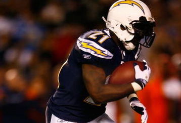 SAN DIEGO - DECEMBER 28:  Runningback LaDainian Tomlinson #21 of the San Diego Chargers carries the ball during the NFL game against the Denver Broncos at Qualcomm Stadium on December 28, 2008 in San Diego, California.  The Chargers defeated the Broncos 52--21.  (Photo by Jeff Gross/Getty Images)