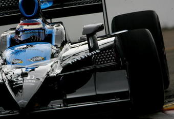 ST. PETERSBURG, FL - APRIL 3:  Danica Patrick drives the #7 Motorola Andretti Green Racing Dallara Honda during practice for the IRL IndyCar Series Honda Grand Prix of St. Petersburg on April 3, 2009 on the streets of St. Petersburg, Florida. (Photo by Darrell Ingham/Getty Images)