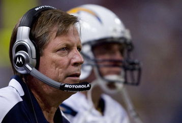 ST. LOUIS, MO - AUGUST 18: Head coach Norv Turner of the San Diego Chargers watches his team play the St. Louis Rams on August 18, 2007 at the Edward Jones Dome in St. Louis, Missouri.  (Photo by Dilip Vishwanat/Getty Images)
