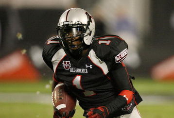 ORLANDO, FL - JANUARY 04:  Wide receiver Andre Debose #1 of the black team looks for room to run in the All America Under Armour Football Game at Florida Citrus Bowl on January 4, 2009 in Orlando, Florida.  (Photo by Doug Benc/Getty Images)
