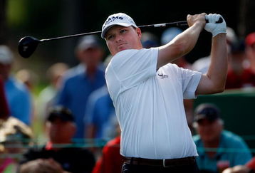 AUGUSTA, GA - APRIL 09:  Chad Campbell hits his tee shot on the 17th hole during the first round of the 2009 Masters Tournament at Augusta National Golf Club on April 9, 2009 in Augusta, Georgia.  (Photo by Jamie Squire/Getty Images)