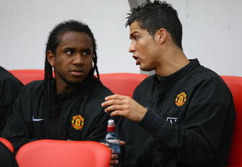SUNDERLAND, UNITED KINGDOM - APRIL 11: Cristiano Ronaldo (R) of Manchester United chats with team mate Anderson as they sit on the bench prior to the Barclays Premier League match between Sunderland and Manchester United at The Stadium of Light on April 11, 2009 in Sunderland, England. (Photo by Alex Livesey/Getty Images)