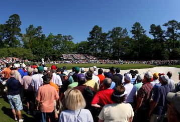 AUGUSTA, GA - APRIL 11:  A general view of the play at the first green during the third round of the 2009 Masters Tournament at Augusta National Golf Club on April 11, 2009 in Augusta, Georgia.  (Photo by Andrew Redington/Getty Images)