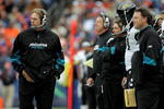 DENVER - OCTOBER 12:  Head coach Jack Del Rio (L) of the Jacksonville Jaguars directs his team against the Denver Broncos during NFL action at Invesco Field at Mile High on October 12, 2008 in Denver, Colorado. The Jaguars defeated the Broncos 24-17.  (Photo by Doug Pensinger/Getty Images)