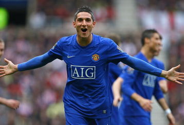 SUNDERLAND, ENGLAND - APRIL 11:  Federico Macheda of Manchester United celebrates scoring his team's second goal during the Barclays Premier League match between Sunderland and Manchester United at The Stadium of Light on April 11, 2009 in Sunderland, England.  (Photo by Alex Livesey/Getty Images)