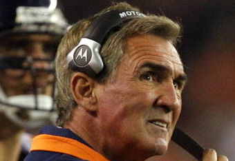 CLEVELAND - NOVEMBER 6:  Head coach Mike Shanahan of the Denver Broncos looks at the scoreboard against the Cleveland Browns during the fourth quarter of their NFL game at Cleveland Browns Stadium November 6, 2008 in Cleveland, Ohio.  (Photo by Matt Sullivan/Getty Images)