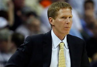 MEMPHIS, TN - MARCH 27:  Head coach Mark Few of the Gonzaga Bulldogs looks on from the sideline while taking on the North Carolina Tar Heel during the NCAA Men's Basketball Tournament South Regionals at the FedExForum on March 27, 2009 in Memphis, Tennessee.  (Photo by Joe Murphy/Getty Images)