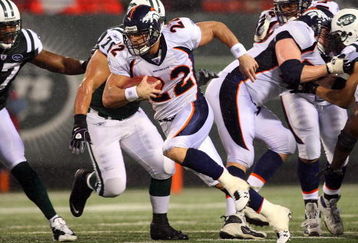 EAST RUTHERFORD, NJ - NOVEMBER 30:  Peyton Hillis #22 of the Denver Broncos runs the ball against the New York Jets on November 30, 2008 at Giants Stadium in East Rutherford, New Jersey.  (Photo by Jim McIsaac/Getty Images)