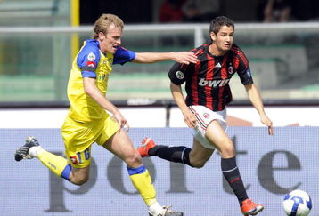 VERONA, ITALY - APRIL 11: Luca Rigoni of Chievo and Pato of Milan in action during the Serie A match between Chievo Verona and AC Milan at the Stadio Bentegodi on April 11, 2009 in Verona, Italy. (Photo by New Press/Getty Images)