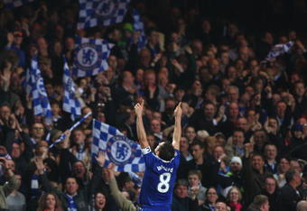 LONDON, ENGLAND - APRIL 14: Frank Lampard of Chelsea celebrates scoring his team's third goal during the UEFA Champions League Quarter Final Second Leg match between Chelsea and Liverpool at Stamford Bridge on April 14, 2009 in London, England.  (Photo by Ryan Pierse/Getty Images)