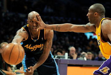LOS ANGELES, CA - APRIL 09:  Chauncey Billups #7 of the Denver Nuggets has his vision blocked by Kobe Bryant #24 of the Los Angeles Lakers at Staples Center on April 9, 2009 in Los Angeles , California.   (Photo by Kevork Djansezian/Getty Images) NOTE TO USER: User expressly acknowledges and agrees that, by downloading and/or using this Photograph, user is consenting to the terms and conditions of the Getty Images License Agreement. 