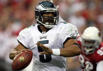 GLENDALE, AZ - JANUARY 18:  Quarterback Donovan McNabb #5 of the Philadelphia Eagles looks to throw the ball during the NFC championship game against the Arizona Cardinals on January 18, 2009 at University of Phoenix Stadium in Glendale, Arizona.  (Photo by Jed Jacobsohn/Getty Images)